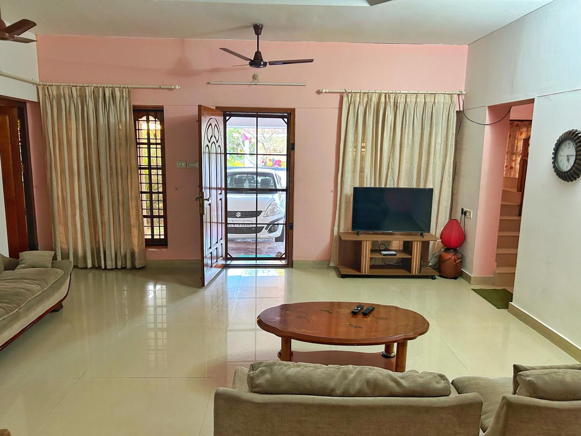 La Casa Trivandrum 4 Bhk Ac Luxury Villa At City Centre, Just 6 Kms To Airport Thiruvananthapuram Exterior foto